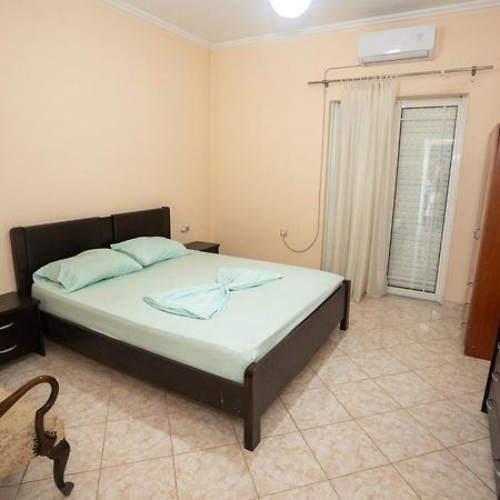 Connie'S Apartments Sarandë Eksteriør billede